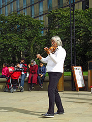 37 Peace Gdns - Celebrated Clog musician