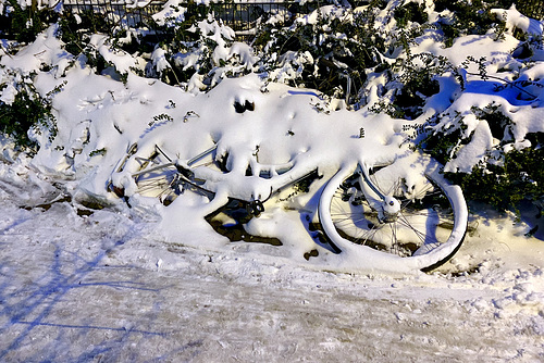 Bicycle in the snow