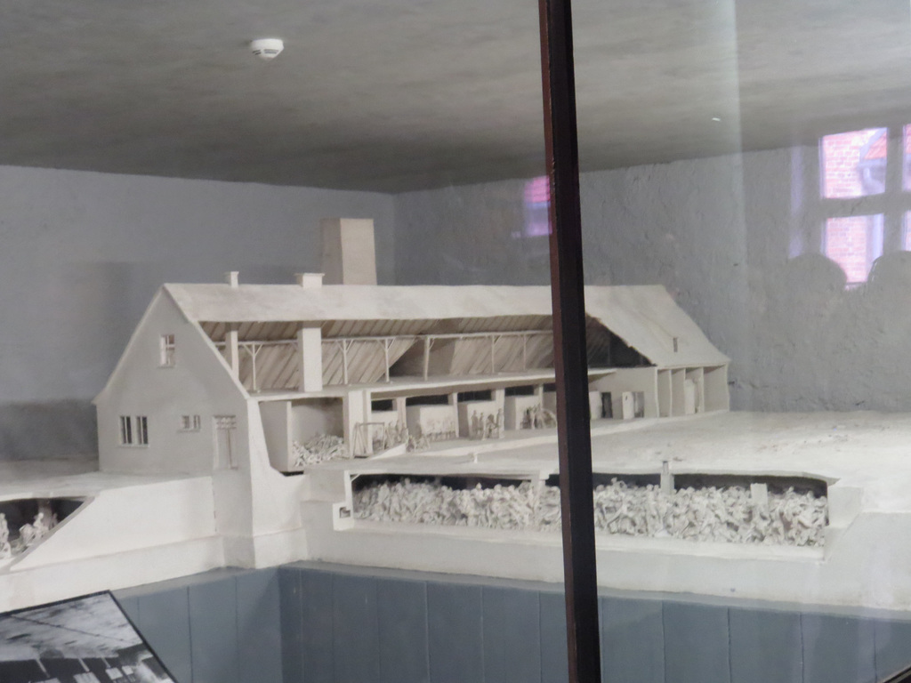 Maquette des chambres à gaz.