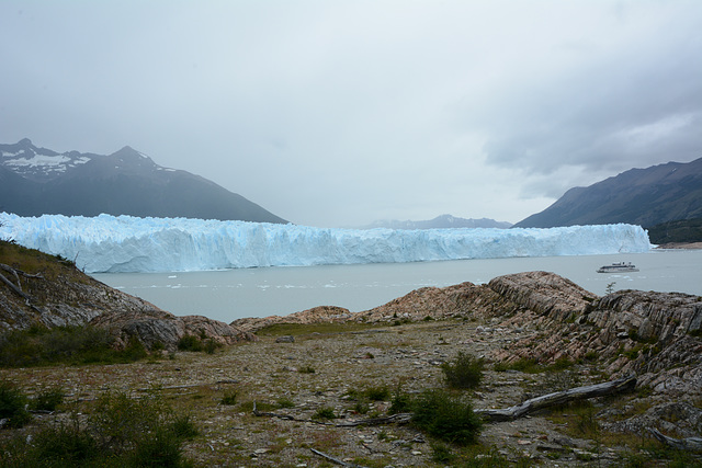 Argentiona, Pleasure Boat at the Glacier of Perito Moreno Argentiona, Pleasure Boat at the Glacier of Perito Moreno
