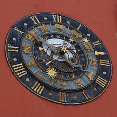 Time is on YOUR side   (Musée alsacien de Haguenau)