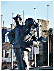 Statue,  d’Alfred Hitchcock , à Dinard (35)