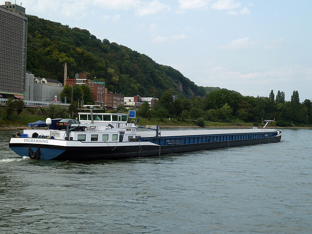 MS VOLHARDING bei der Brauerei Königsbacher bei Koblenz