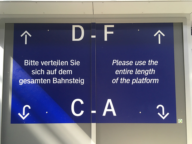 Bitte die gesamte Länge des Bahnsteigs nutzen - Gebruik de volledige lengte van het platform