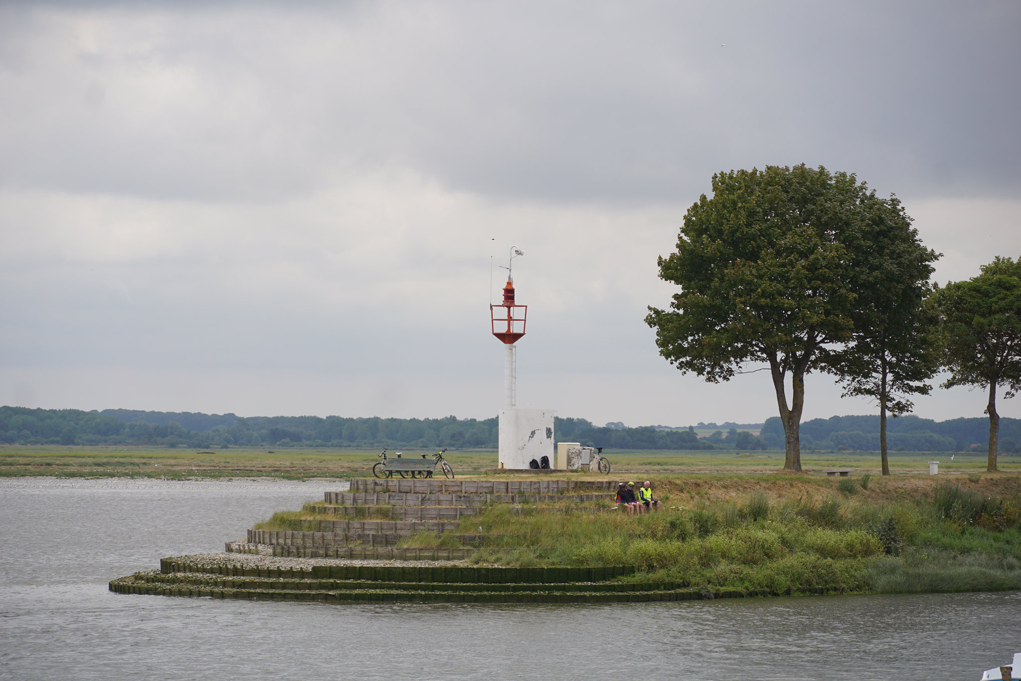 DSC01977  Le phare du port