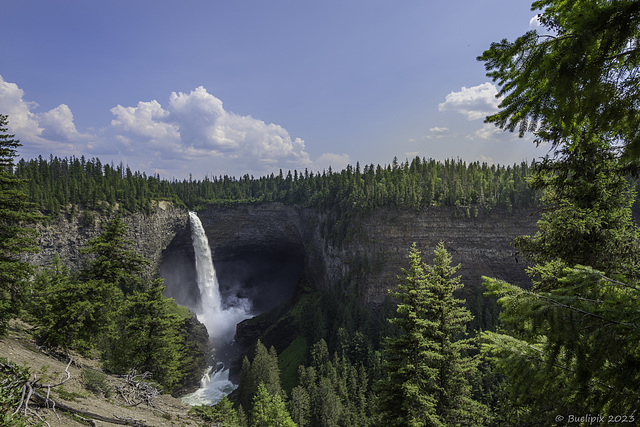 Helmcken Falls  (© Buelipix)