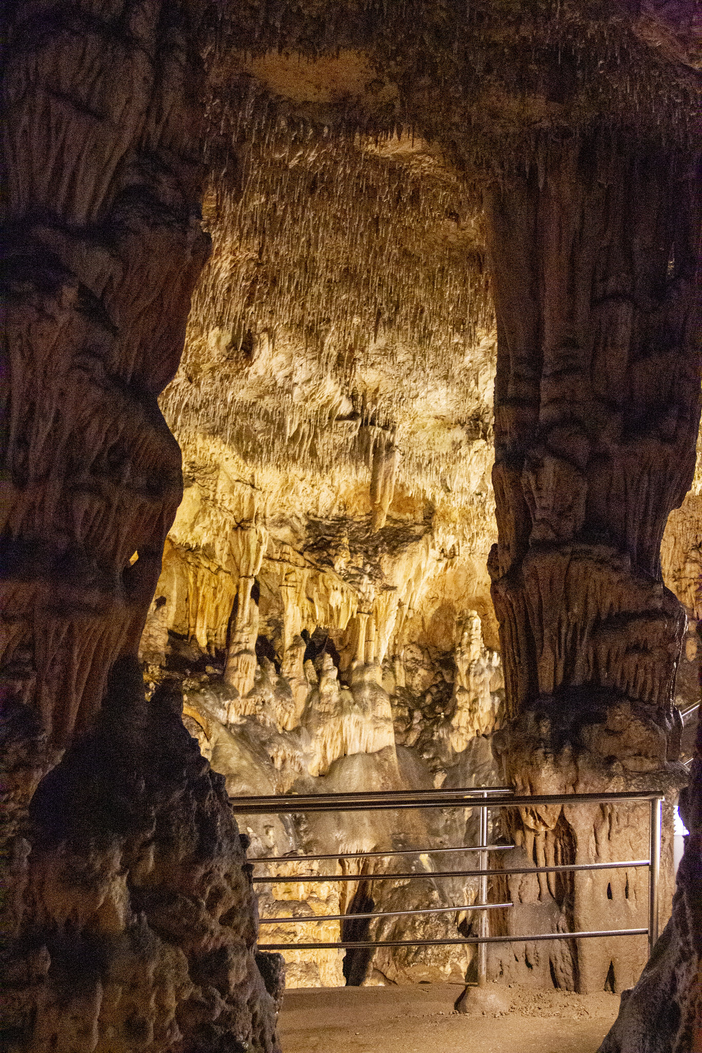 Rudine, Cave Biserujka, Otok Krk