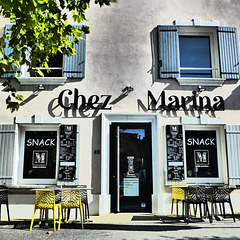 Chez Marina. Oh la la.