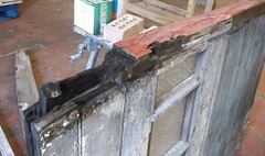 RERM - bs - damaged vertical / door post