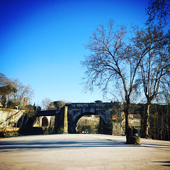 Il ponte rotto.