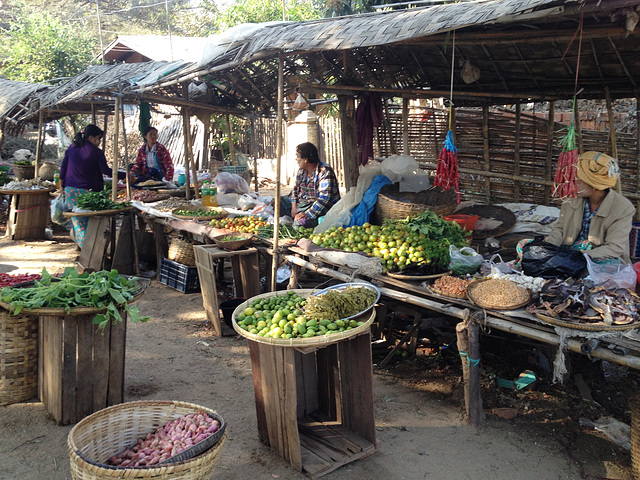 market in New Bagan