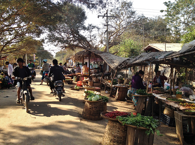 market in New Bagan