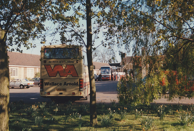 Wallace Arnold L930 NWW and Harding of Reading B405 CMC at the Smoke House Inn, Beck Row – 17 Apr 1997 (349-23A)