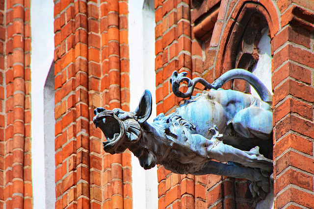 Altentreptow, Wasserspeier an der Kirche