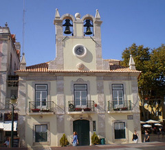 Ancient Town Hall (1821).