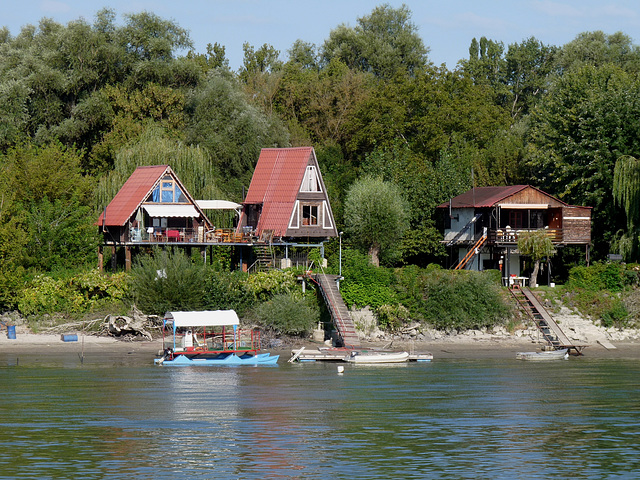 Riverside Holiday Homes Near Visegrad