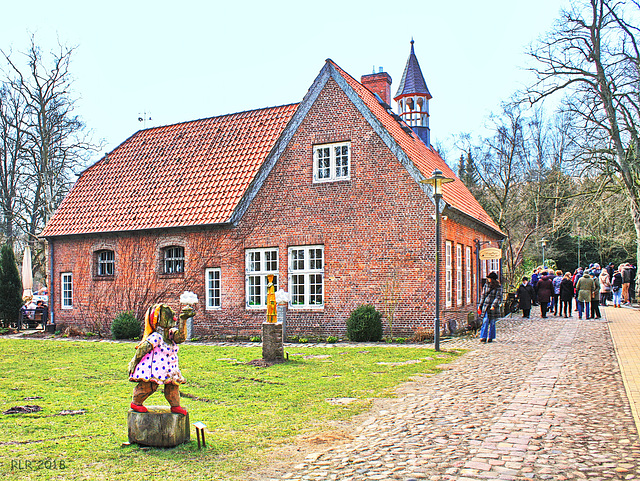 Die "Cup Cake Lady" vor dem Café "Schlossgefängnis"