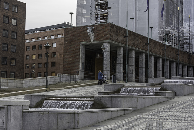 beim Rathaus von Oslo ... P.i.P. (© Buelipix)