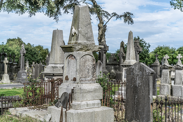 PHOTOGRAPHING OLD GRAVEYARDS CAN BE INTERESTING AND EDUCATIONAL [THIS TIME I USED A SONY SEL 55MM F1.8 FE LENS]-120217