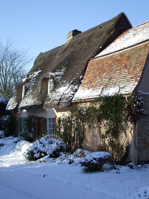 2009-12-20 Temple End cottage