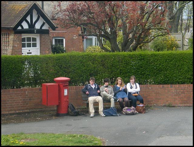 full seat at Queens Avenue