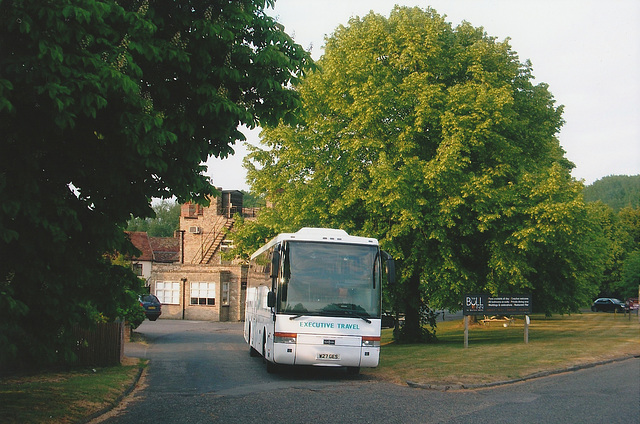 Spratts Coaches W27 GES at the Bull Inn, Barton Mills - 19 May 2011 Spratts Coaches W27 GES at the Bull Inn, Barton Mills - 19 May 2011