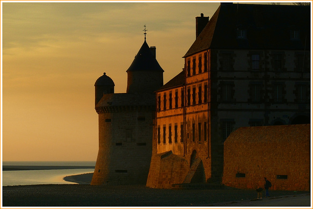 Le Mont Saint Michel au coucher du soleil