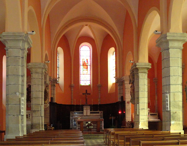 Dans l'église de Montpezat-sous-Beauzon