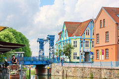 Plau am See, Hubbrücke und Bohlenständerhaus