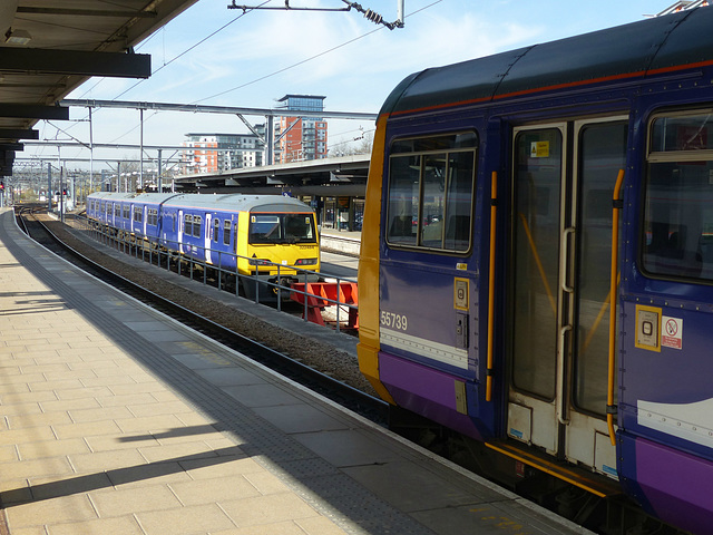 142089 at Leeds (2) - 8 April 2015