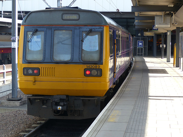 142089 at Leeds (3) - 8 April 2015