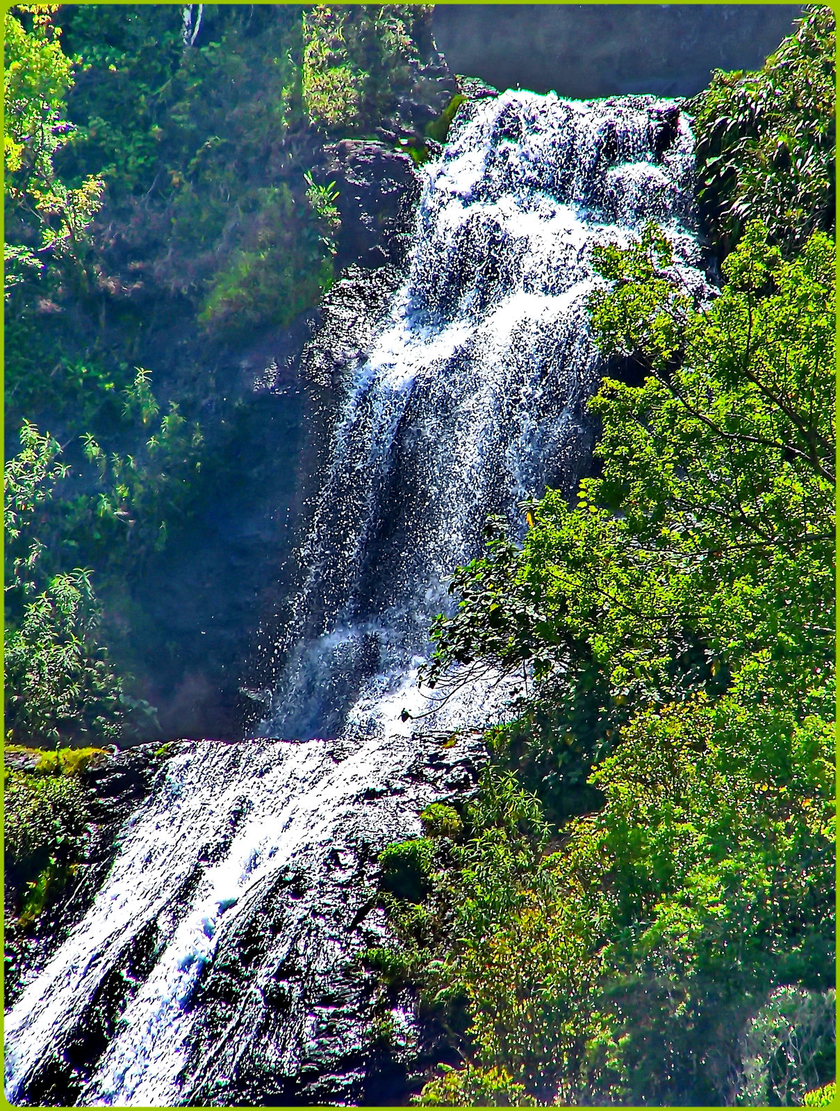 Reunion : grande cascata controluce