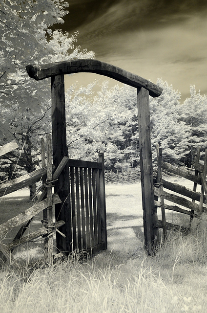 Gate