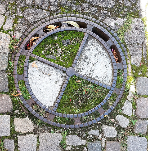 alter Kanaldeckel