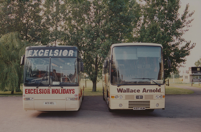 Excelsior Holidays 320 (A13 XEL) and Wallace Arnold K817 HUM at the Smoke House Inn, Beck Row – 27 Jun 1994 (228-22)