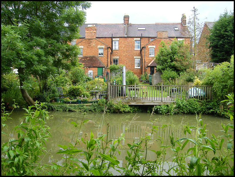 canalside back gardens