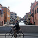 Brücke mit Radfahrer in Chioggia