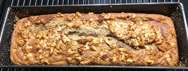 Bananenbrot mit Nüssen