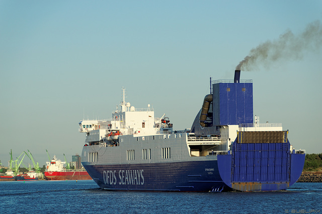 Hafeneinfahrt Klaipeda (© Buelipix)