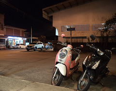 Deux motos tout simplement/ Just two motorbikes