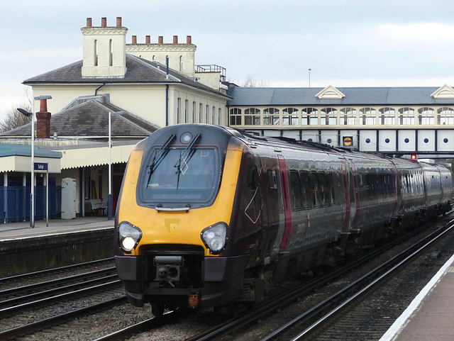 221129 passing Eastleigh - 27 January 2015