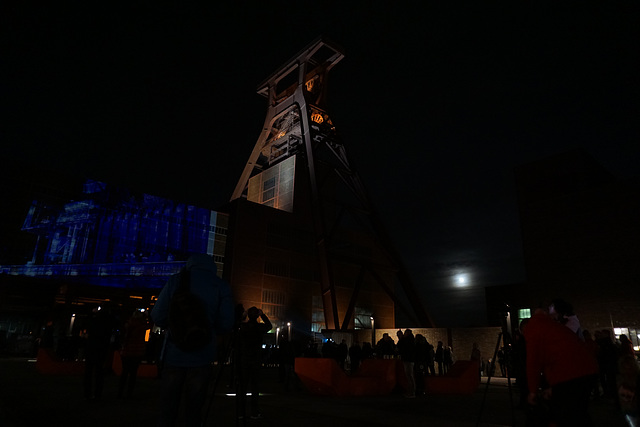 Förderturm bei Nacht