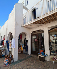 Un peu de tout à vendre pour tout le monde Un peu de tout à vendre pour tout le monde