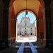 Durchgang zur Piazza della Basilica (© Buelipix)