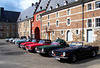 BE - Stavelot - Oldtimer im Hof der früheren Abtei