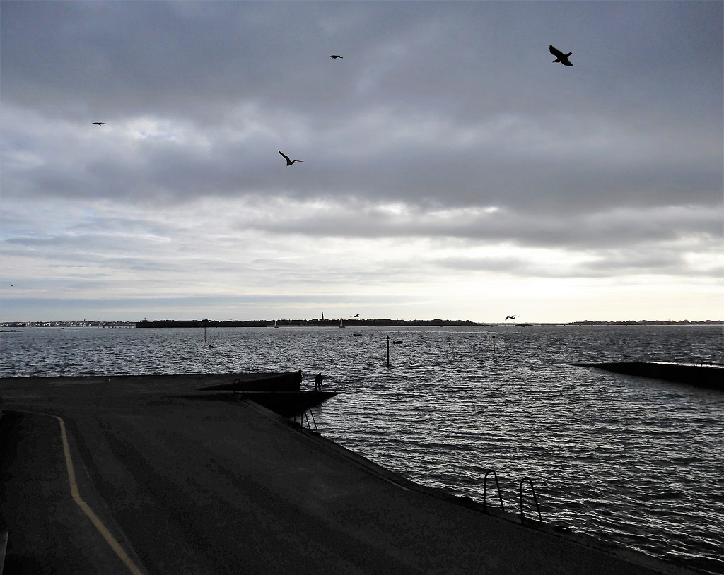 un matin quand la mer frissonne