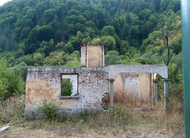 Ostrets Station, derelict