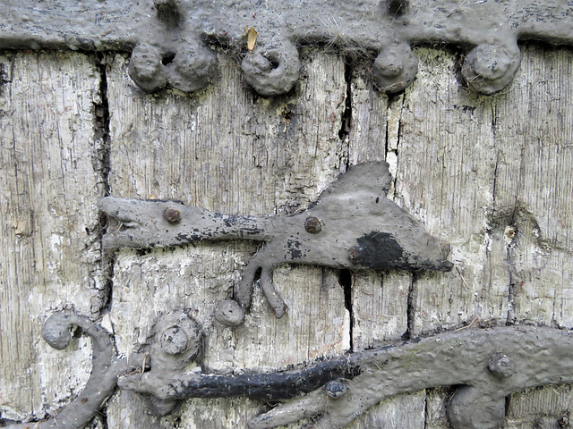 buttsbury church, essex  (8) small dragon on c11 door with c12 ironwork