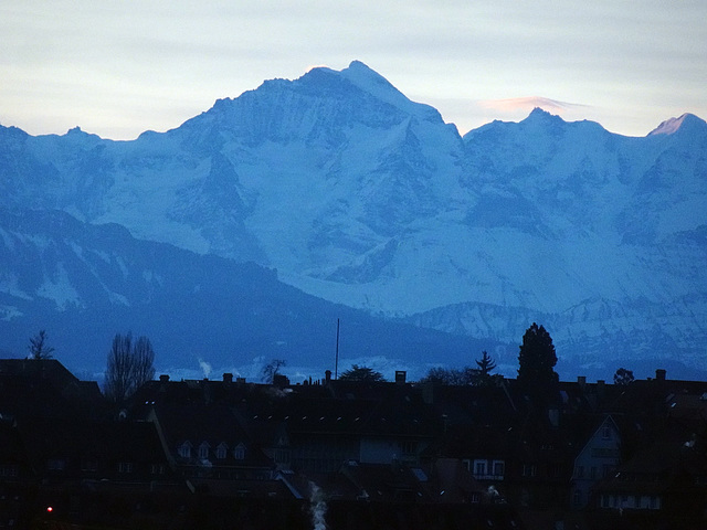 Einer der möglicherweise bekanntesten Berner Berge, die Jungfrau, oder auch bekannt als Top of Europa