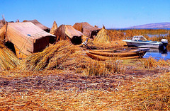 ... village Uros ...